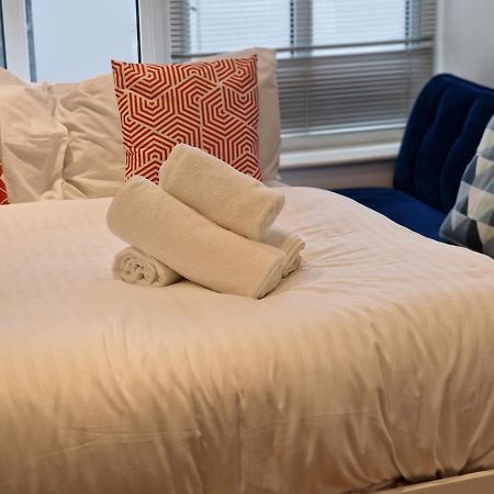 Lovely 1-Bed Apartment In Londra Dış mekan fotoğraf