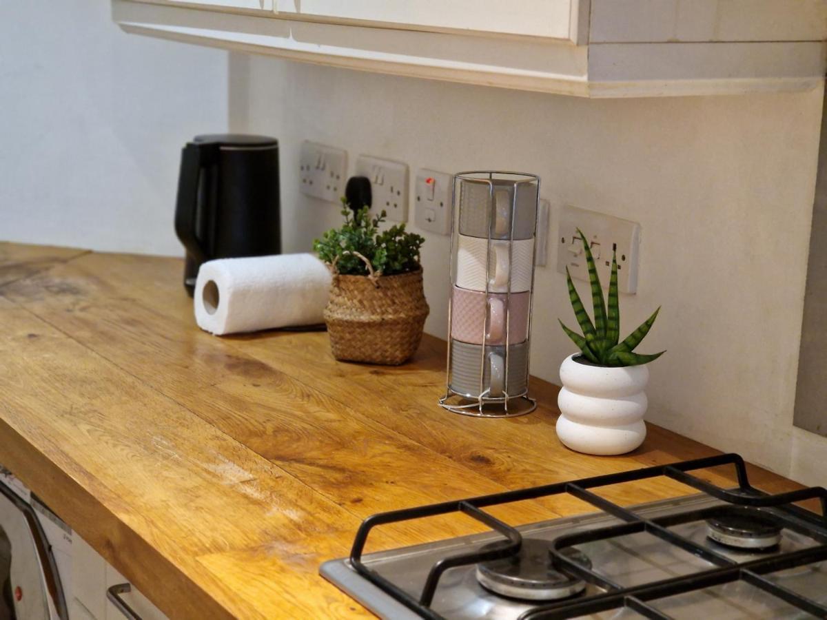 Lovely 1-Bed Apartment In Londra Dış mekan fotoğraf