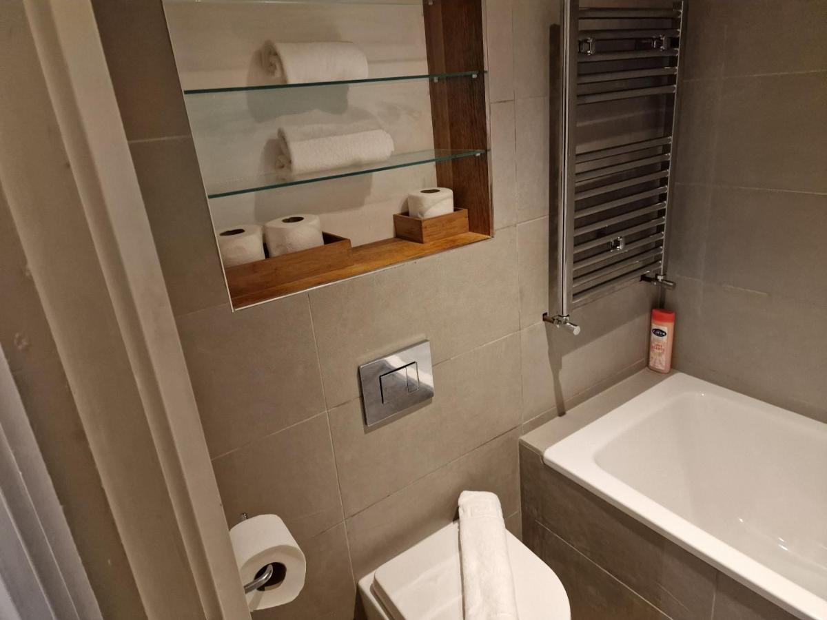 Lovely 1-Bed Apartment In Londra Dış mekan fotoğraf