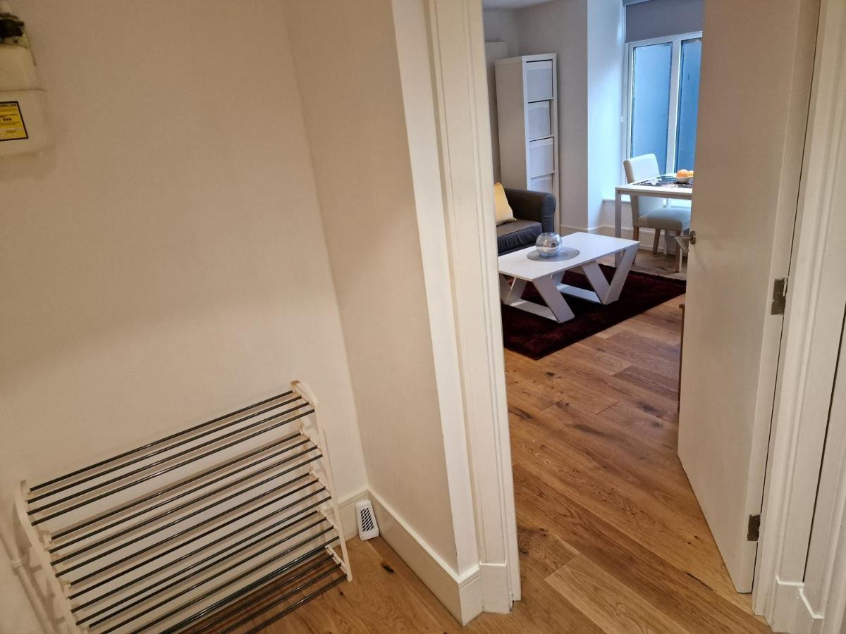 Lovely 1-Bed Apartment In Londra Dış mekan fotoğraf